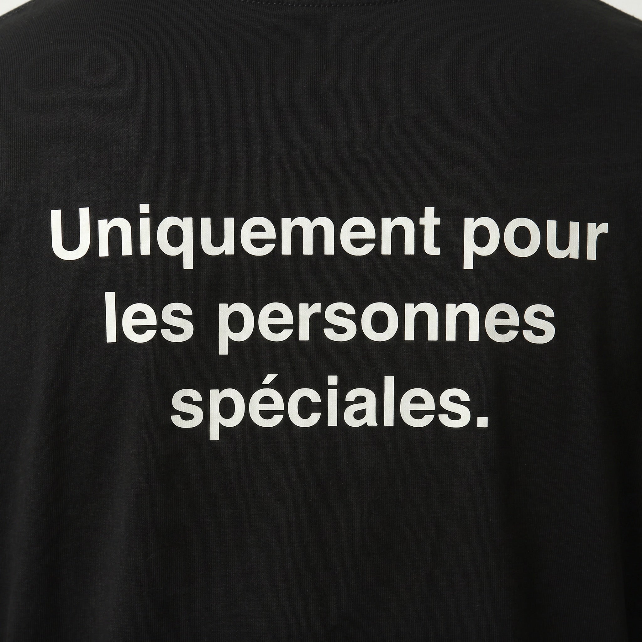 UNIQUEMENT POUR LES PERSONNES SPÉCIALES. LONGSLEEVE